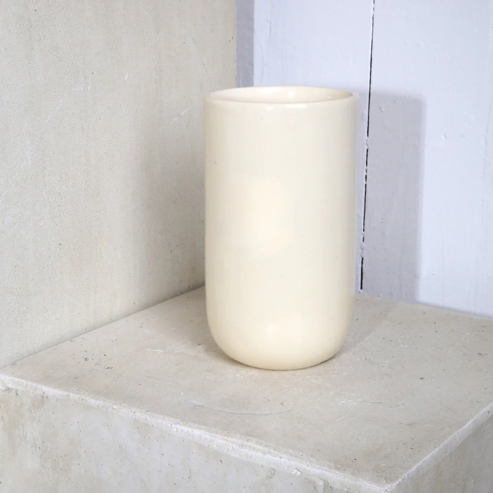Rachel Saunders The Smoothie Cup in Crème